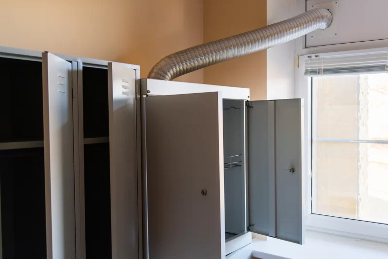 Современные металлические шкафы для хранения с вентиляционной трубой