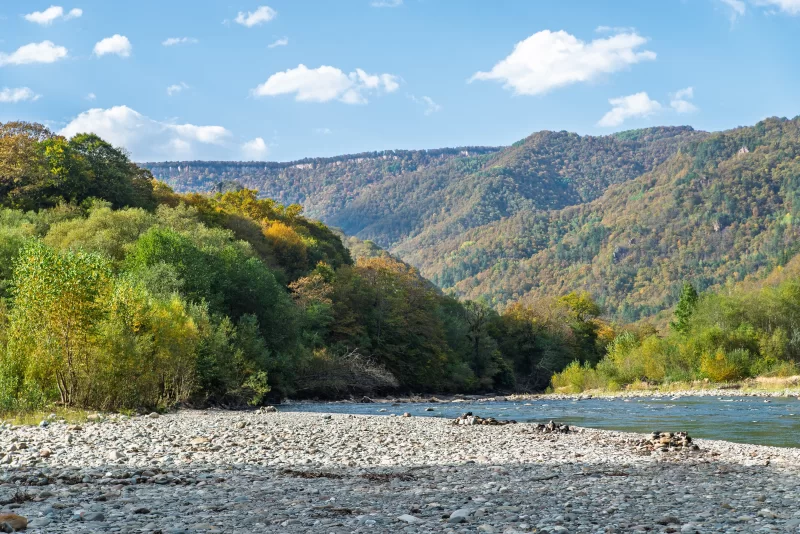 Пейзаж горной реки в Адыгее