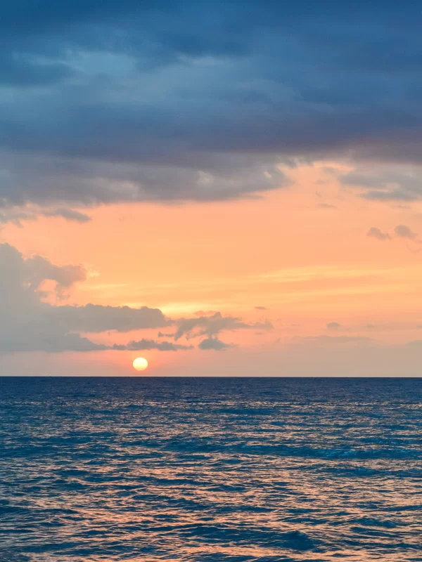 Закат над океаном