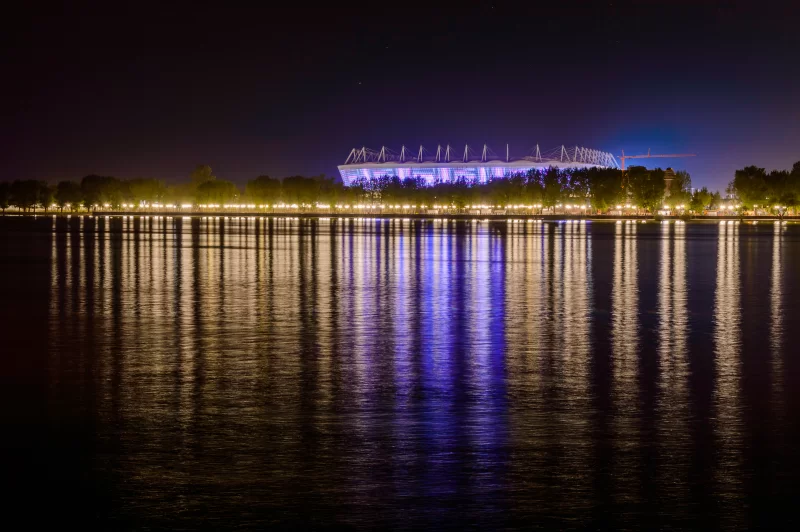 Ростов Арена: Вечерний вид стадиона и его отражение в воде