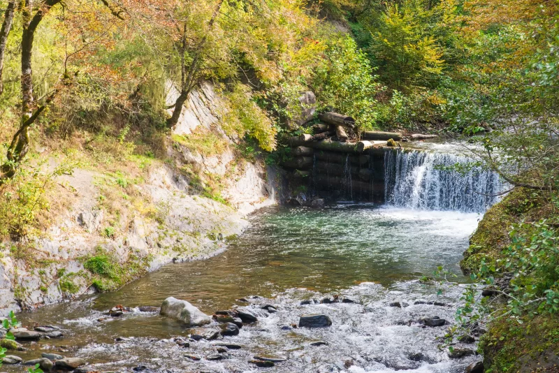 Осенний водопад в Адыгее, Россия
