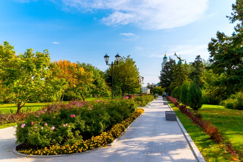 Парк в яркие краски осени