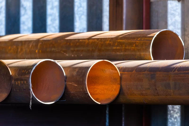 Штабель цилиндрических круглых стальных труб