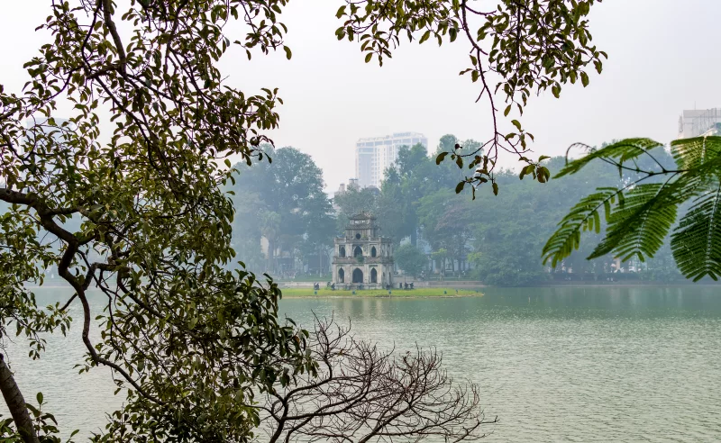 Озеро Хоан Кием и Храм Нефритового Перца