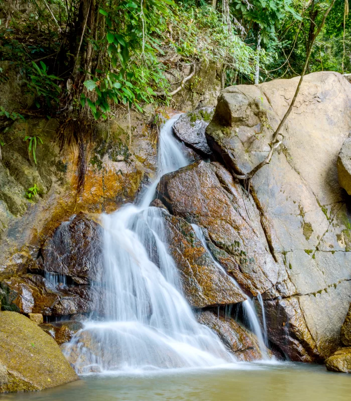 Водопад Кату на острове Пхукет, Таиланд