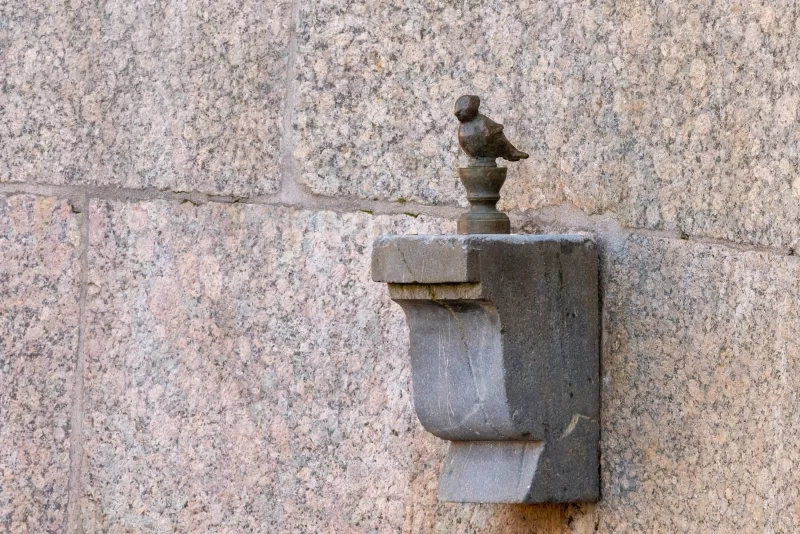 Памятник Чижику Пыжику на Фонтанке