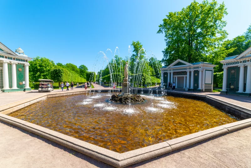 Peterhof fountain on a summer day