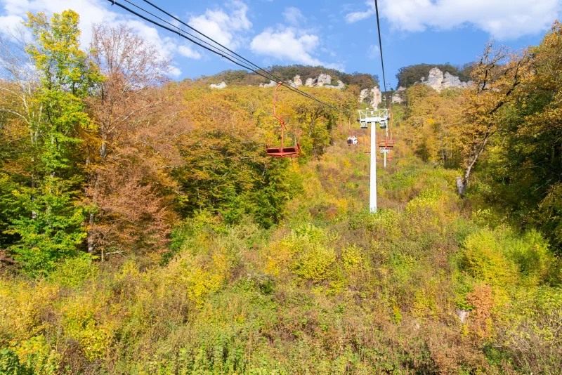 Летний подъемник в горах Адыгея