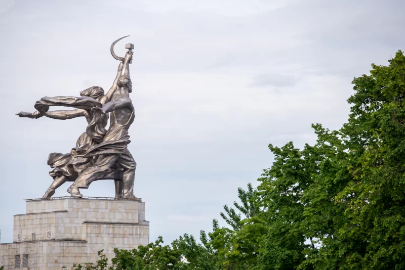 Памятник Рабочему и Колхознице, Москва
