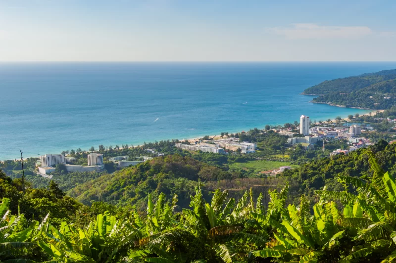 Панорамный вид на пляж Патонг и город