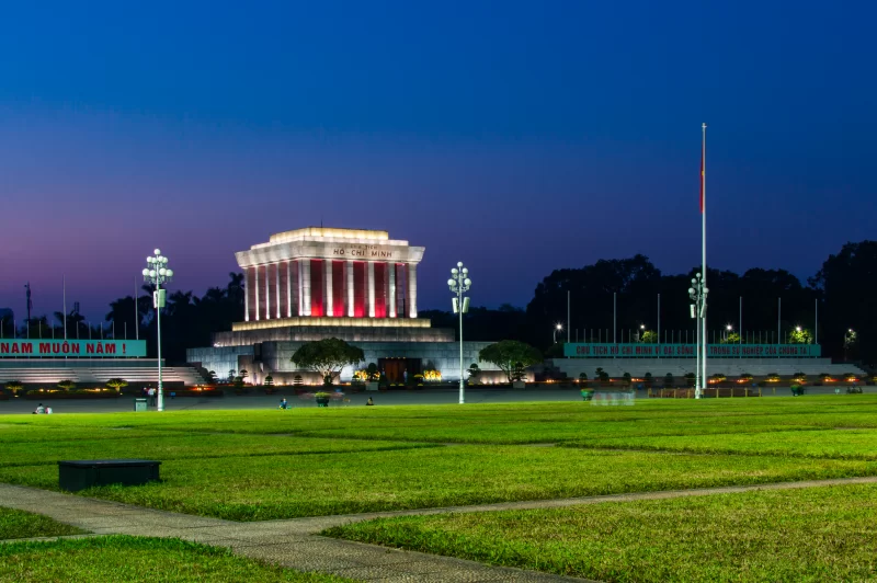 Мавзолей Хо Ши Мина, ночной вид