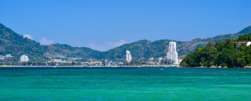 Панорамный вид на пляж Патонг с моря