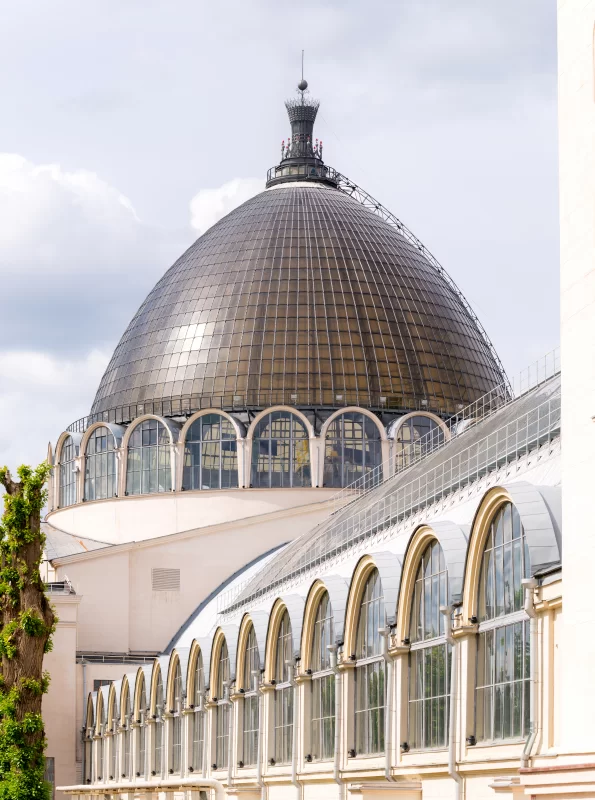 Купол здания на ВДНХ в Москве