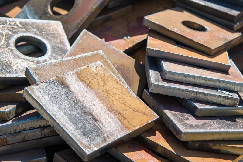 Металлические заготовки с отверстиями