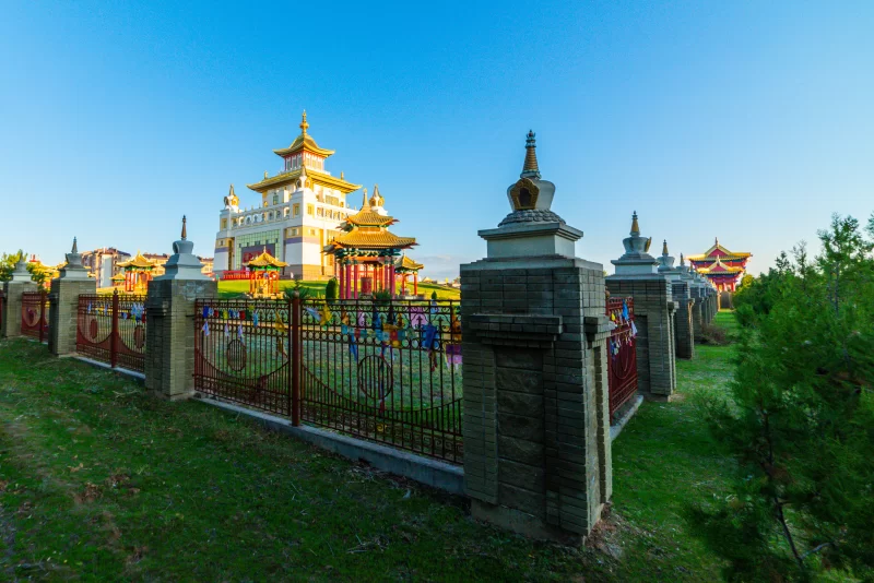 Бурхан Бакшин Альтан Суме в Елисте, Россия