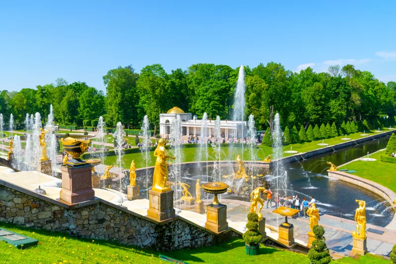 Большой дворец и Большой каскад фонтанов