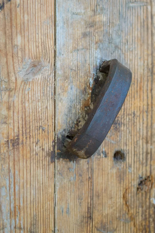 Старинная дверная ручка