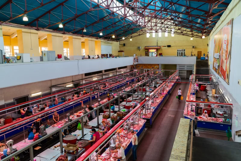 Центральный городской рынок внутри