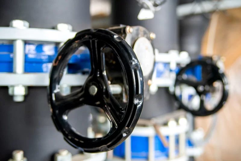 Промышленные вентили и трубопроводы