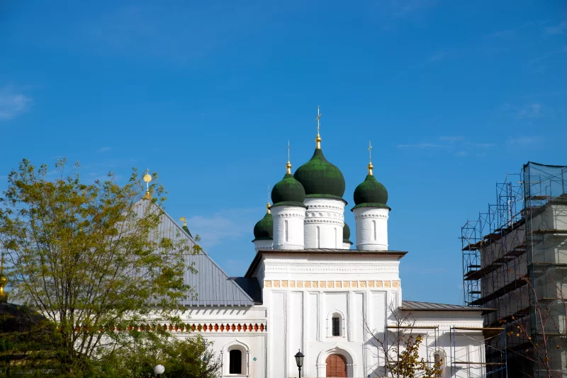 Древние русские православные церкви. Зелёные купола.