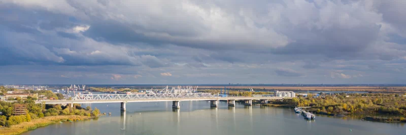 Автомобильный и железнодорожный мост