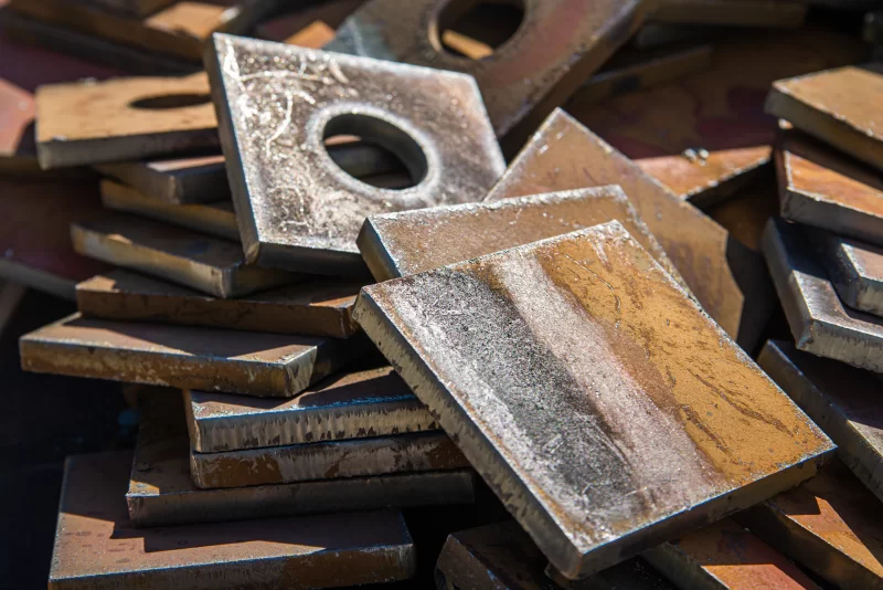 Металлические пластины с отверстиями