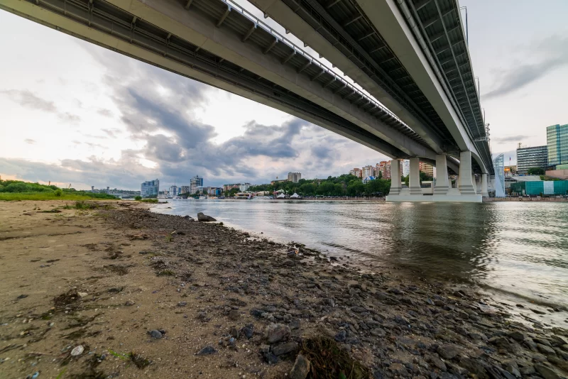 Современный мост через реку Дон