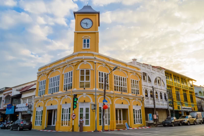 Архитектура улиц старого города Пхукета.