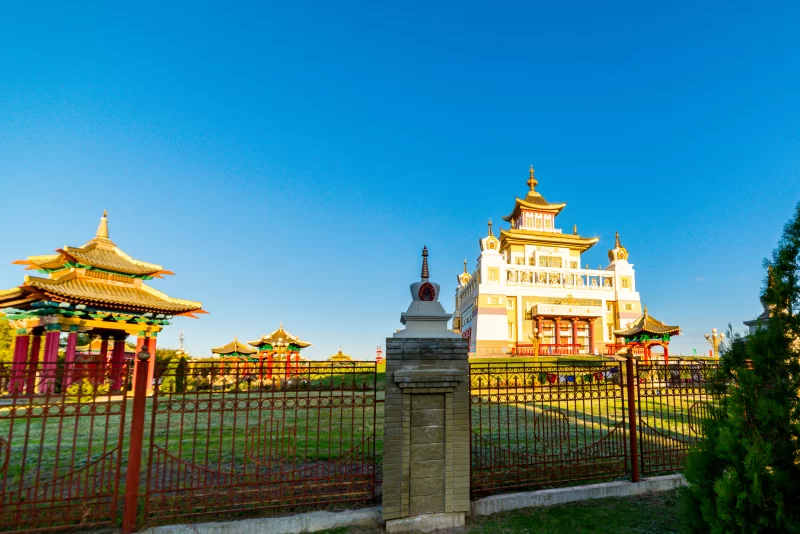 Бурхан Бакшин Алтан Суме, Елиста, Россия