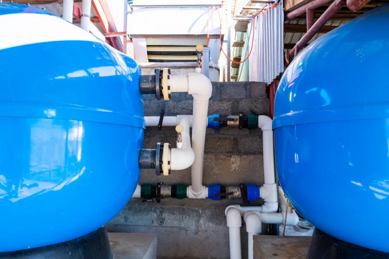 Промышленные водонакопительные баки и система ПВХ труб