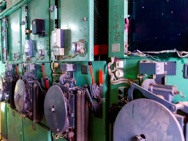 Старое промышленное электрооборудование