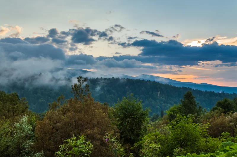 Закатные облака горы