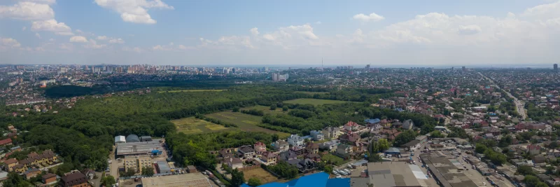 Панорамный вид на город с высоты