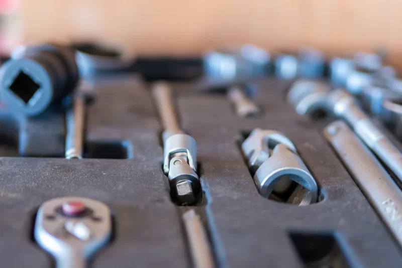 Инструменты: Ключи в ящике