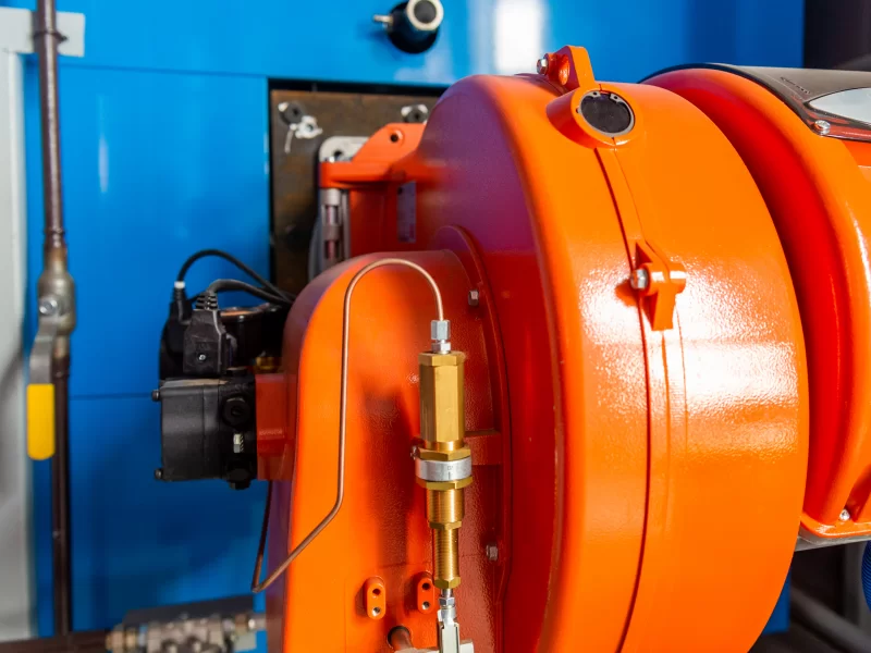 Промышленный газовый горелка: яркий оранжевый и синий дизайн