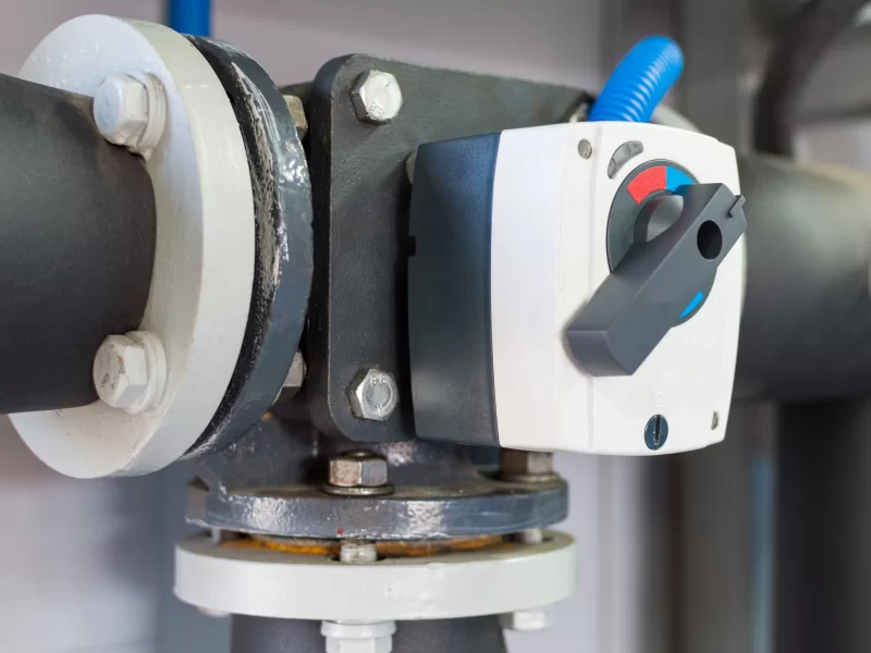 Промышленный клапан с рукояткой управления и фланцевым соединением