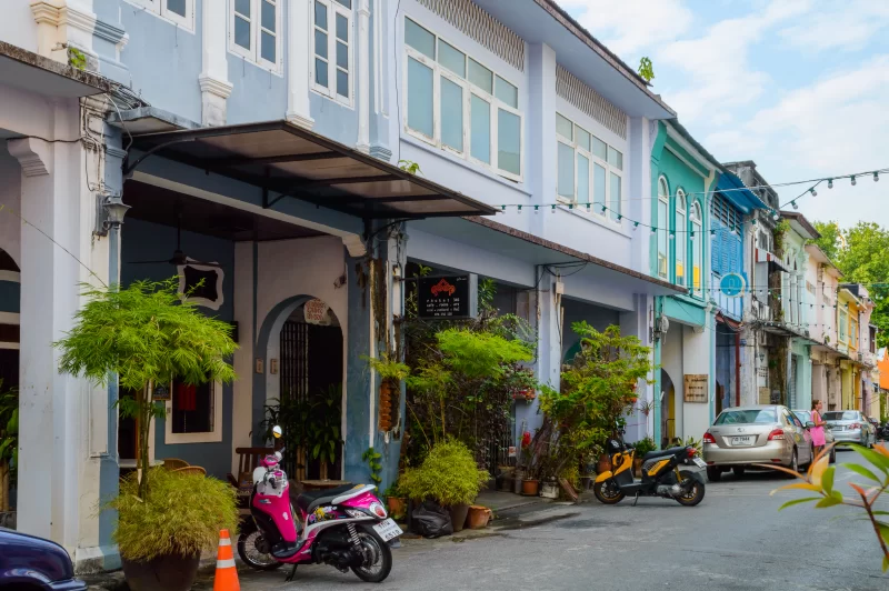 Колоритные улицы старого города Пхукета: Архитектура и атмосфера